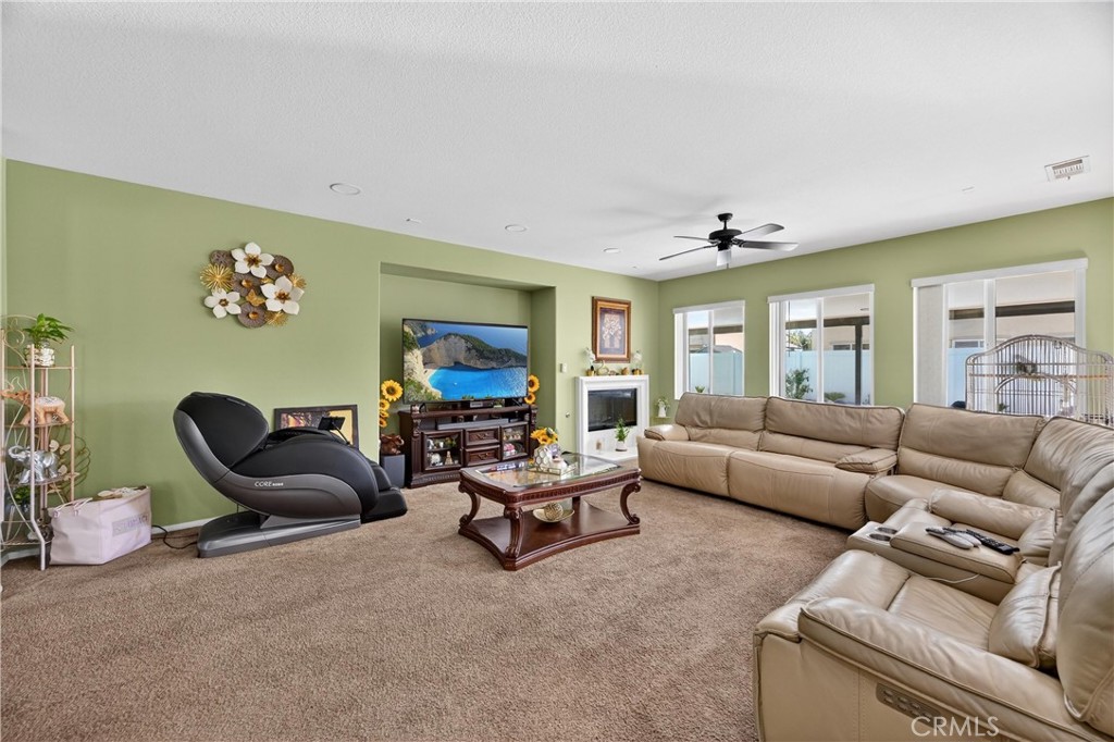 1929 English Oak Way Perris, CA 92571 - Photo 9 of 40