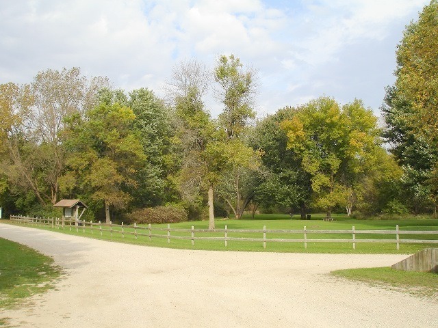 2910 Rolling Oaks Road Spring Grove, IL 60081 - Photo 8 of 9 Gallery Image 8