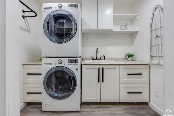 $797,900 | 6518 86th Street, Meriden, KS 66512