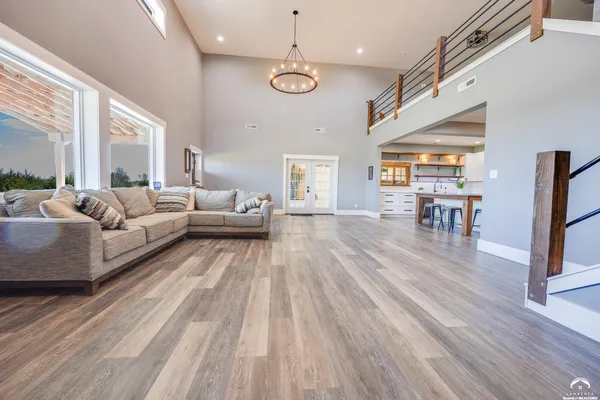 $797,900 | 6518 86th Street, Meriden, KS 66512