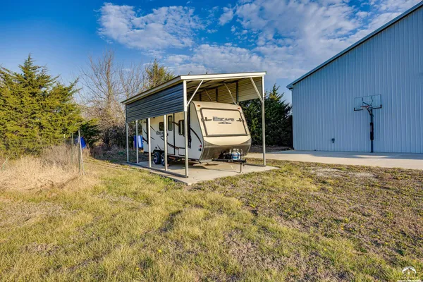 $797,900 | 6518 86th Street, Meriden, KS 66512