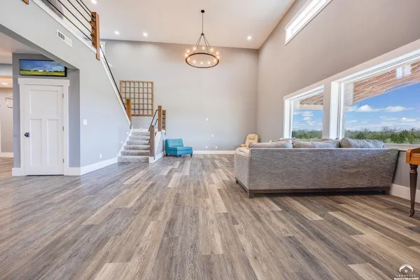 $797,900 | 6518 86th Street, Meriden, KS 66512