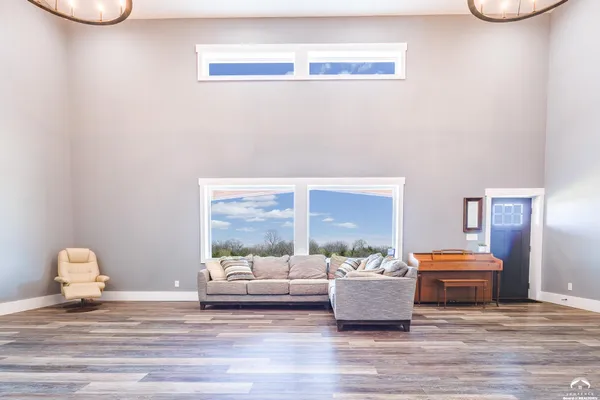 $797,900 | 6518 86th Street, Meriden, KS 66512