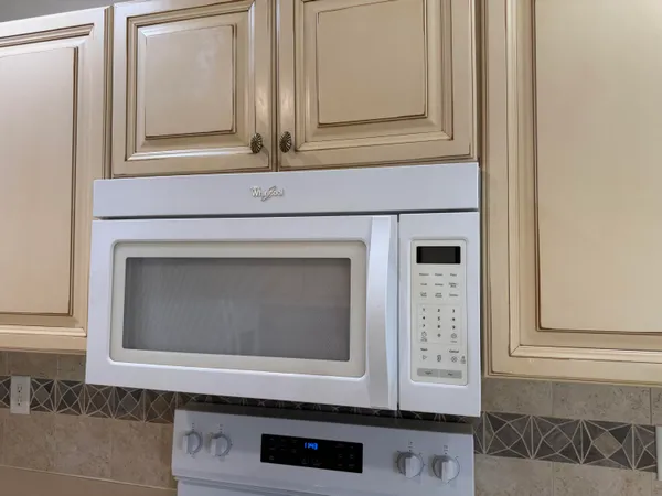 $2,900 | 3472 Commodore Court, West Palm Beach, FL 33411