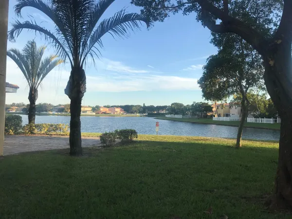 $2,900 | 3472 Commodore Court, West Palm Beach, FL 33411