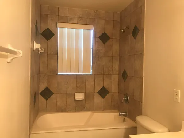 $2,900 | 3472 Commodore Court, West Palm Beach, FL 33411