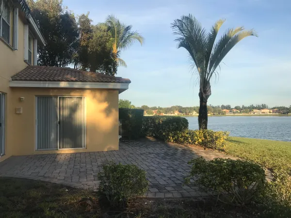 $2,900 | 3472 Commodore Court, West Palm Beach, FL 33411