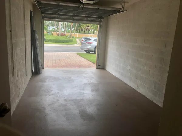 $2,900 | 3472 Commodore Court, West Palm Beach, FL 33411
