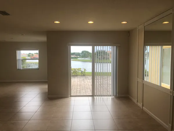 $2,900 | 3472 Commodore Court, West Palm Beach, FL 33411