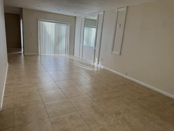 $2,900 | 3472 Commodore Court, West Palm Beach, FL 33411