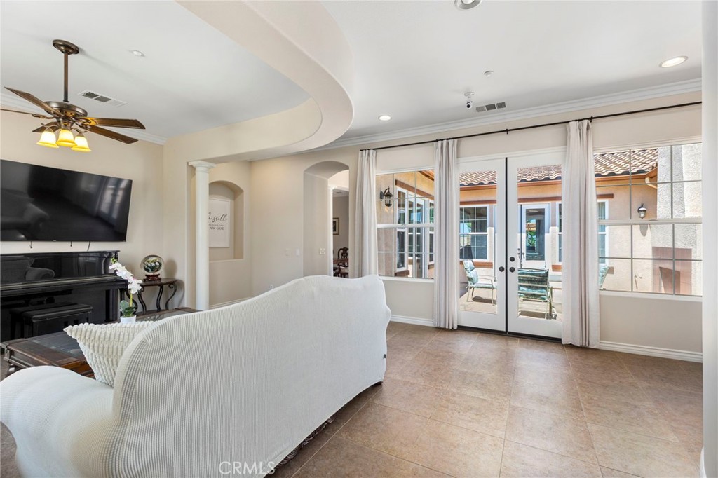 7907 Horizon View Drive Riverside, CA 92506 - Photo 8 of 58 Foyer