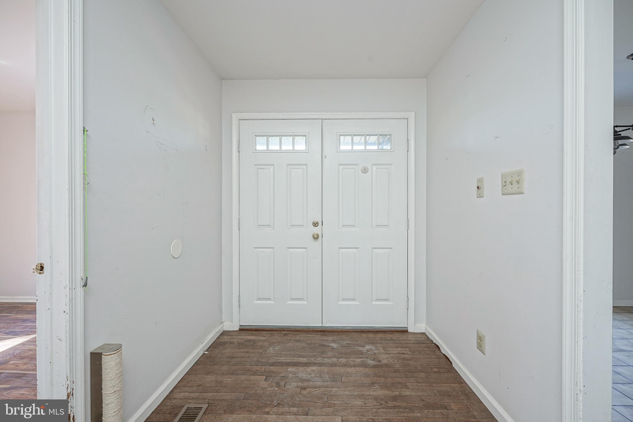 1431 Stokes Road Medford, NJ 08055 - Photo 4 of 50 Foyer