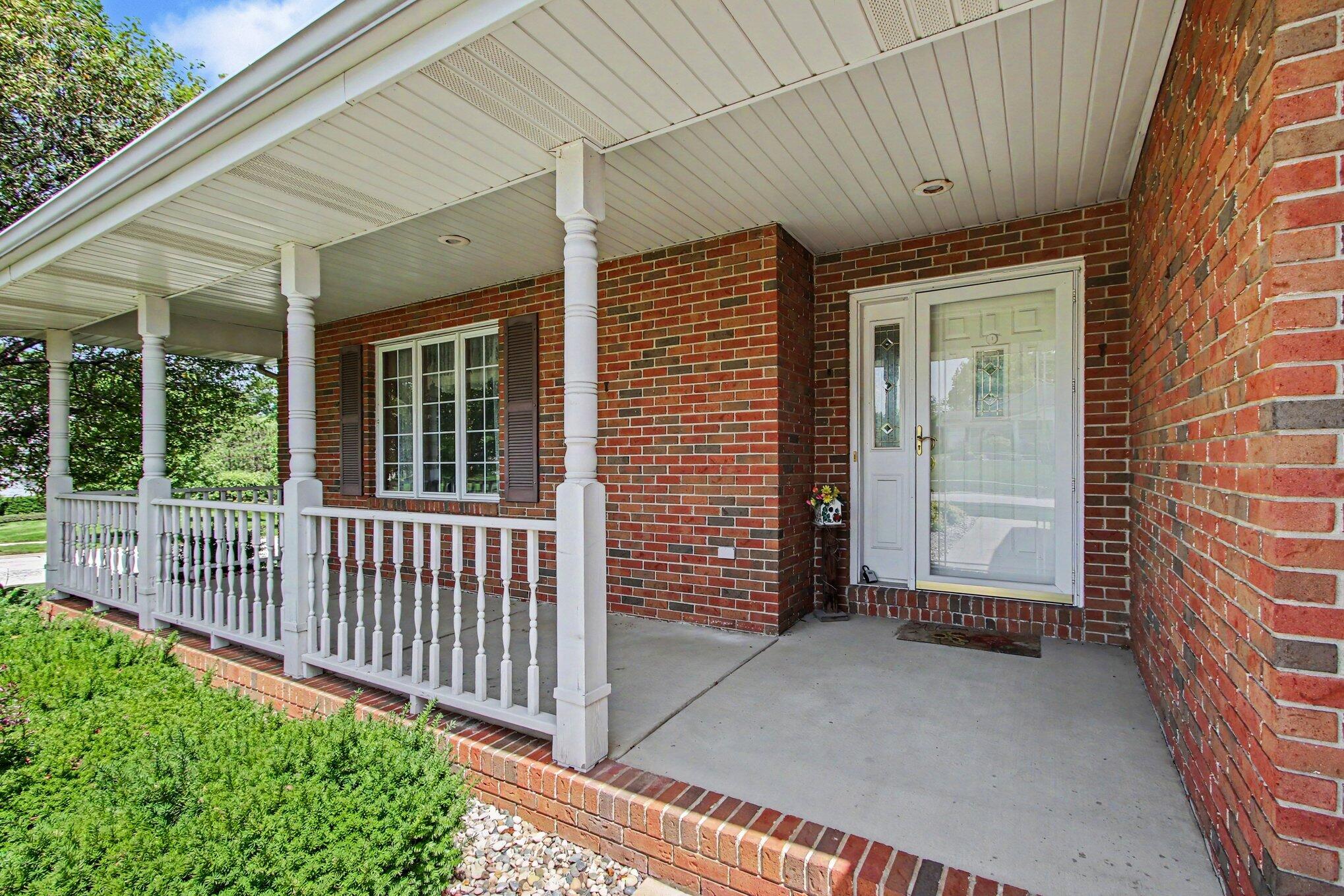 910 Doe Path Lane Crown Point, IN 46307 - Photo 4 of 27 2038x1359