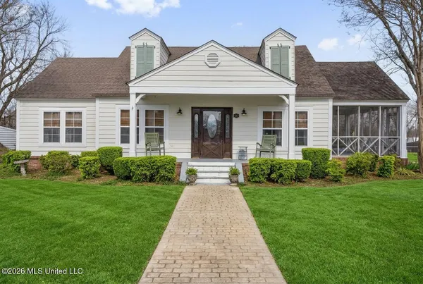 $359,000 | 9110 2nd Street, Walls, MS 38680