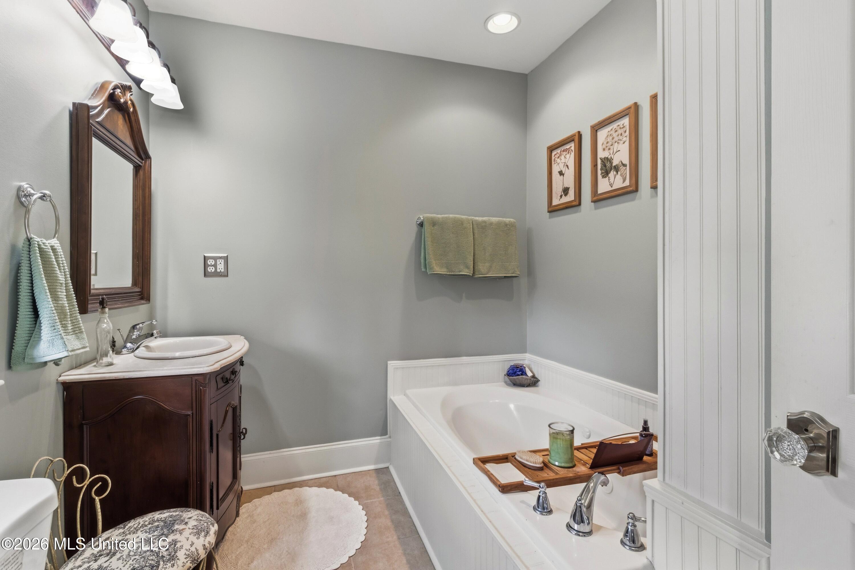 9110 2nd Street Walls, MS 38680 - Photo 20 of 47 Bathroom
