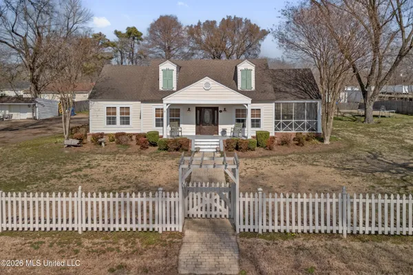 $359,000 | 9110 2nd Street, Walls, MS 38680