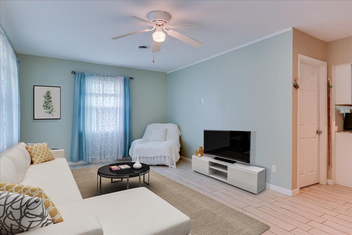 2005 Wren Road North Augusta, SC 29841 - Photo 6 of 24 01-Living Room