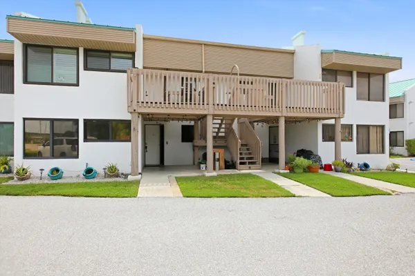 $3,000 | 412 Southwind Drive, Unit E2, North Palm Beach, FL 33408