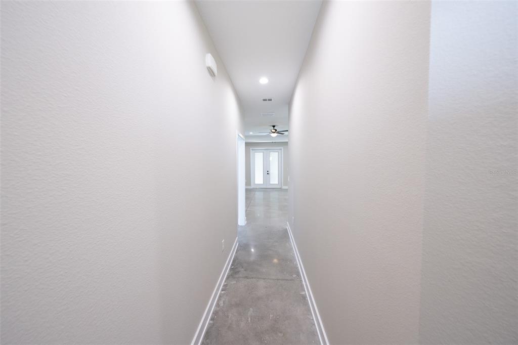 990 Thomas Road Winter Haven, FL 33880 - Photo 13 of 46 Gallery Image 13