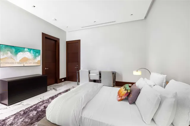 a view of outdoor space yard and porch