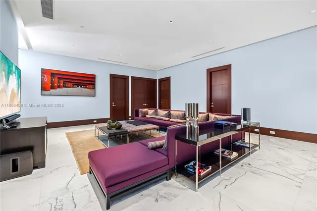 $300,000 | 401 Arvida Parkway, Coral Gables, FL 33156