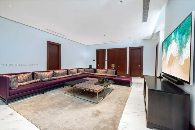 $300,000 | 401 Arvida Parkway, Coral Gables, FL 33156