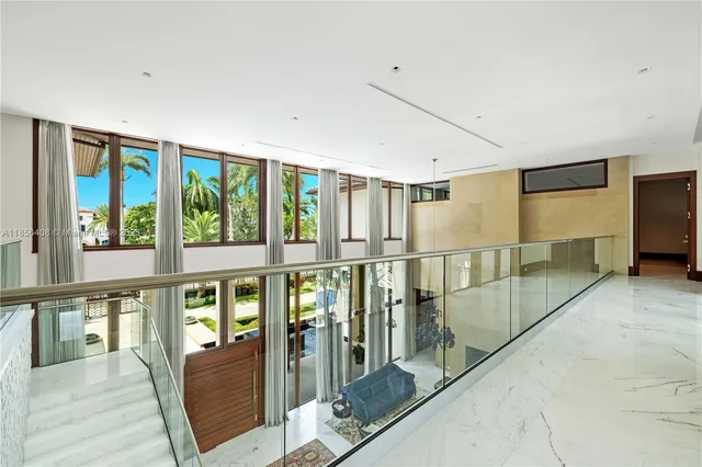 $300,000 | 401 Arvida Parkway, Coral Gables, FL 33156