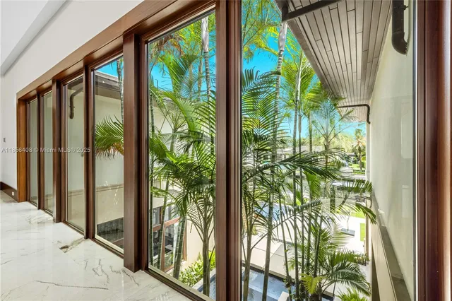 $300,000 | 401 Arvida Parkway, Coral Gables, FL 33156