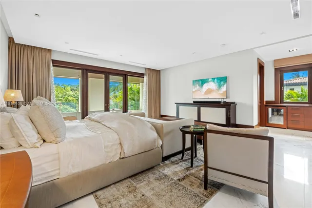 $300,000 | 401 Arvida Parkway, Coral Gables, FL 33156