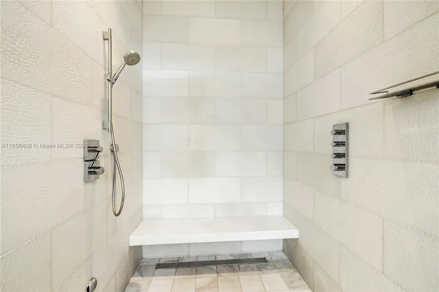 $300,000 | 401 Arvida Parkway, Coral Gables, FL 33156