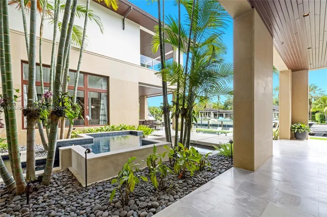 $300,000 | 401 Arvida Parkway, Coral Gables, FL 33156