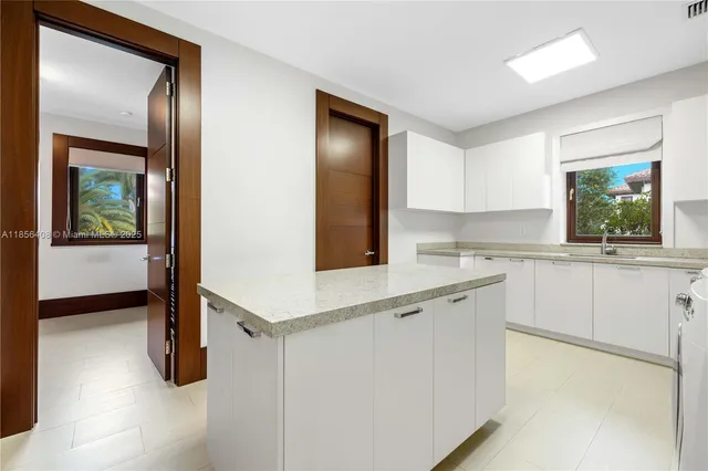 $300,000 | 401 Arvida Parkway, Coral Gables, FL 33156