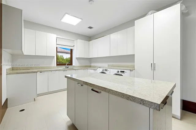 $300,000 | 401 Arvida Parkway, Coral Gables, FL 33156