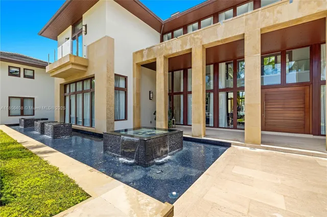 $300,000 | 401 Arvida Parkway, Coral Gables, FL 33156