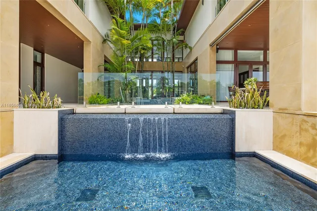 $300,000 | 401 Arvida Parkway, Coral Gables, FL 33156