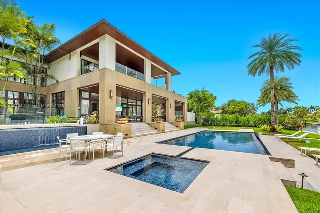 $300,000 | 401 Arvida Parkway, Coral Gables, FL 33156