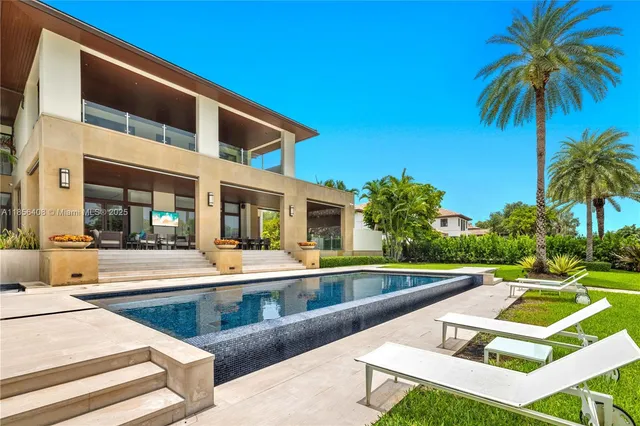 $300,000 | 401 Arvida Parkway, Coral Gables, FL 33156