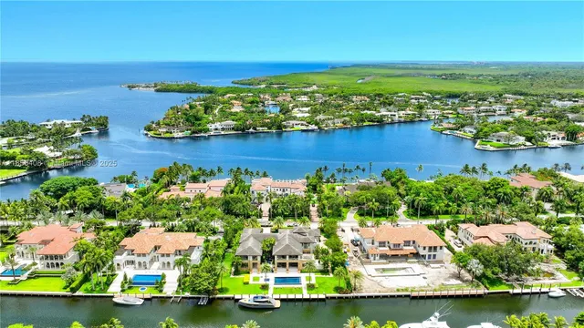 $300,000 | 401 Arvida Parkway, Coral Gables, FL 33156