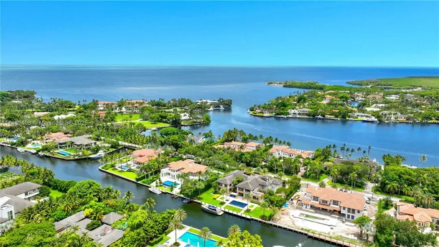 $300,000 | 401 Arvida Parkway, Coral Gables, FL 33156