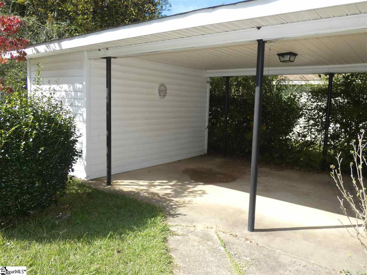 200 Davidson Street Clinton, SC 29325 - Photo 4 of 23 Gallery Image 4