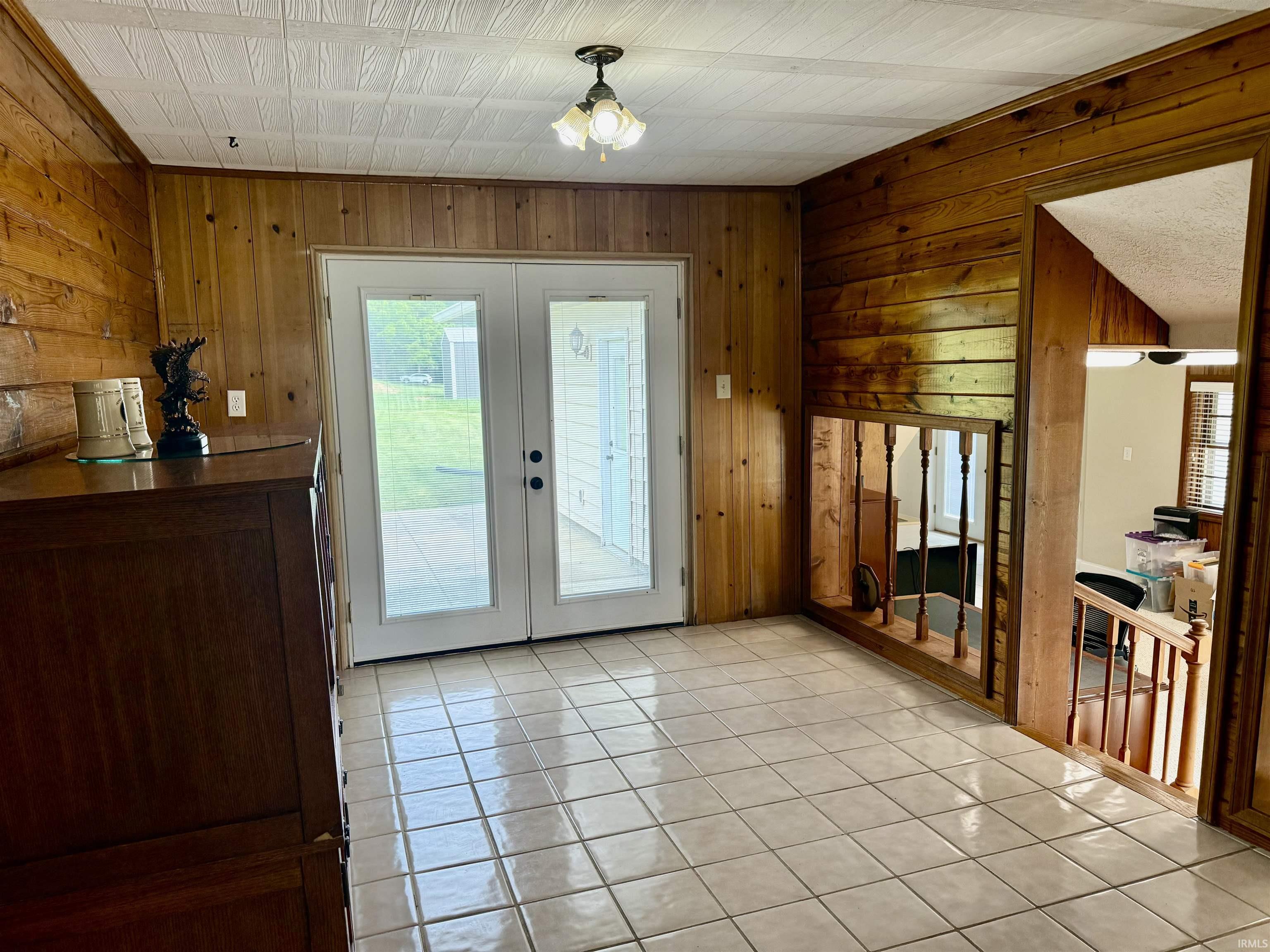 5569 South Fairfax Road Bloomington, IN 47401 - Photo 16 of 23
