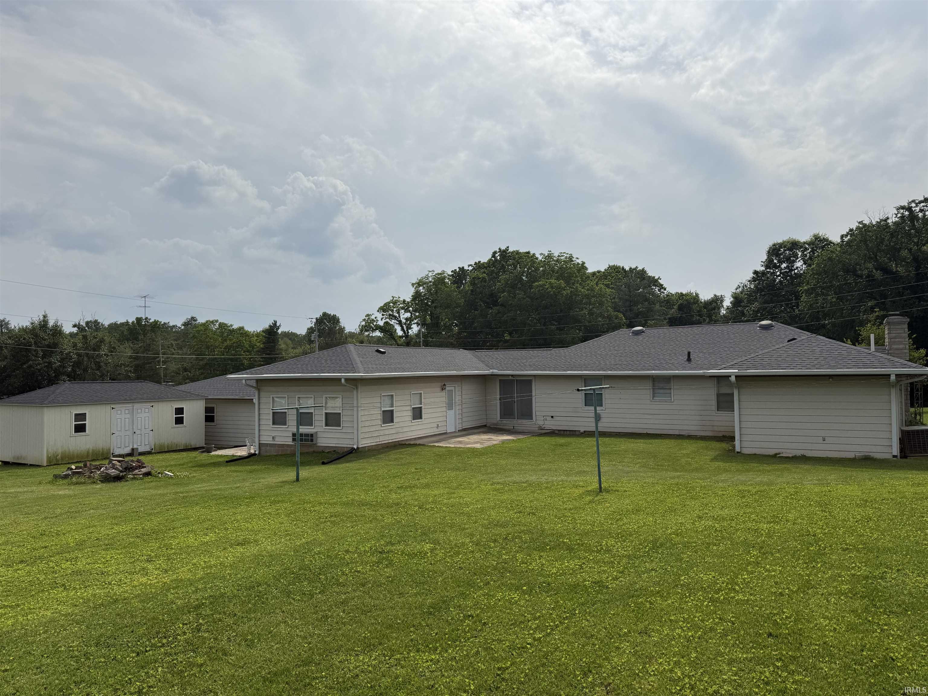 5569 South Fairfax Road Bloomington, IN 47401 - Photo 4 of 23