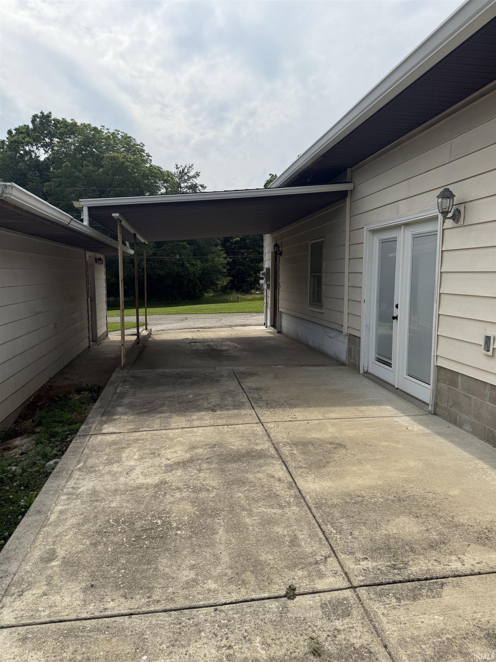 5569 South Fairfax Road Bloomington, IN 47401 - Photo 5 of 23