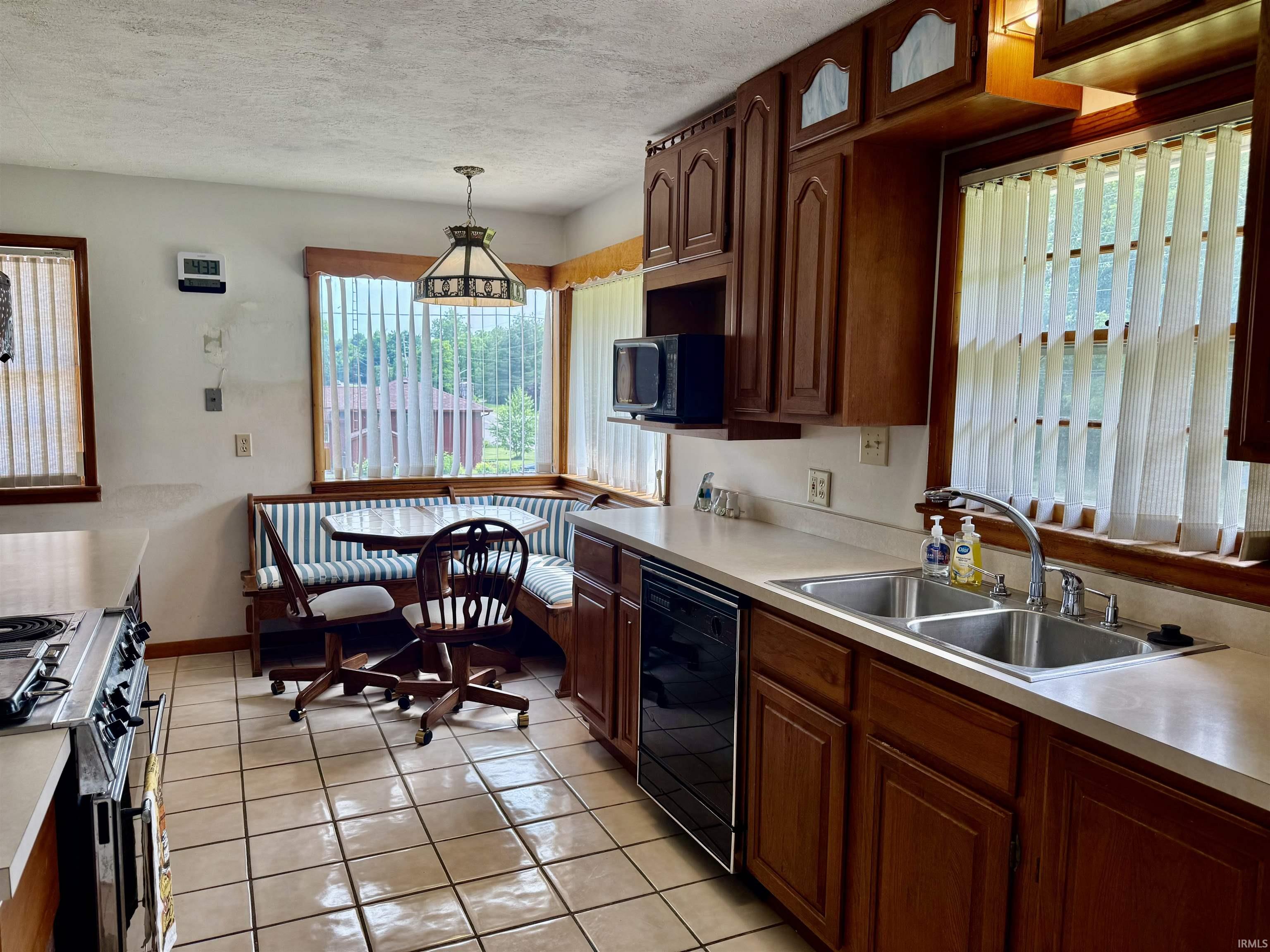 5569 South Fairfax Road Bloomington, IN 47401 - Photo 6 of 23