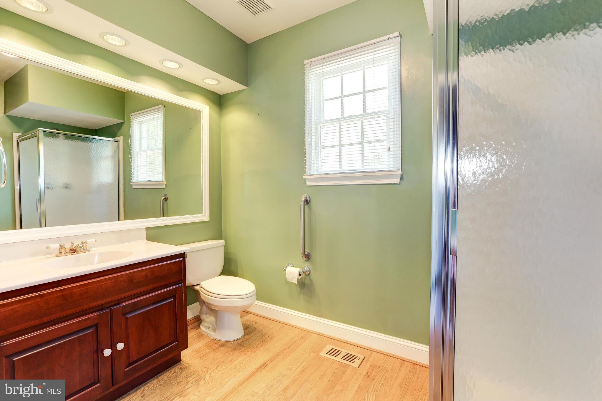 12640 High Meadow Road North Potomac, MD 20878 - Photo 13 of 30 Main Level Full Bath
