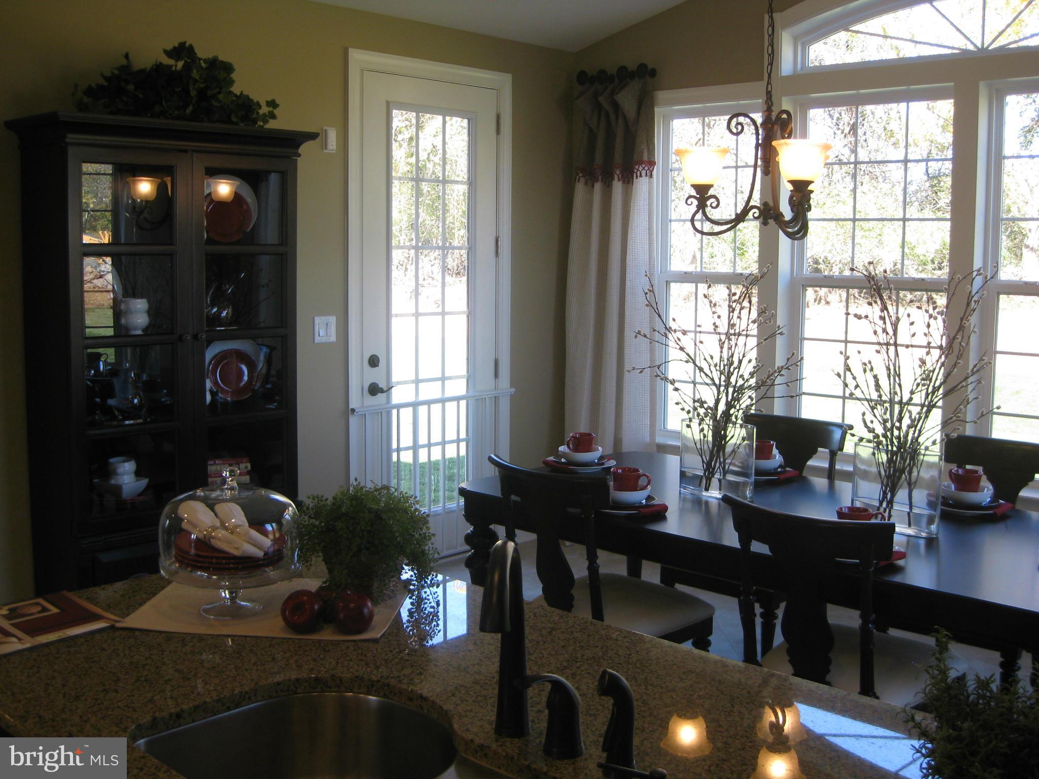 7701 Moores Road Brandywine, MD 20613 - Photo 5 of 28 Interior (General)