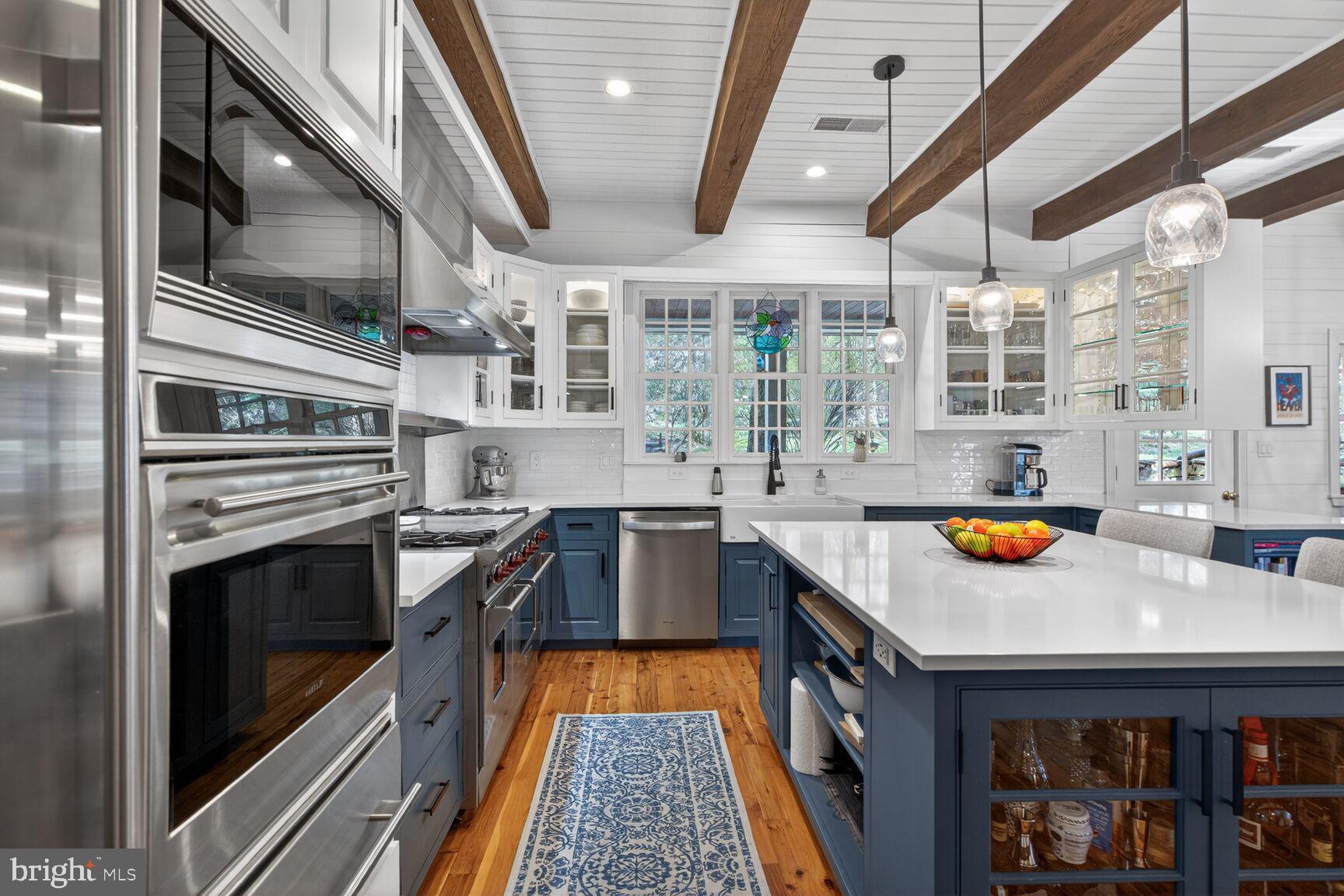 17641 Raven Rocks Road Bluemont, VA 20135 - Photo 10 of 109 Stainless Steel Appliances, Pendant Lights
