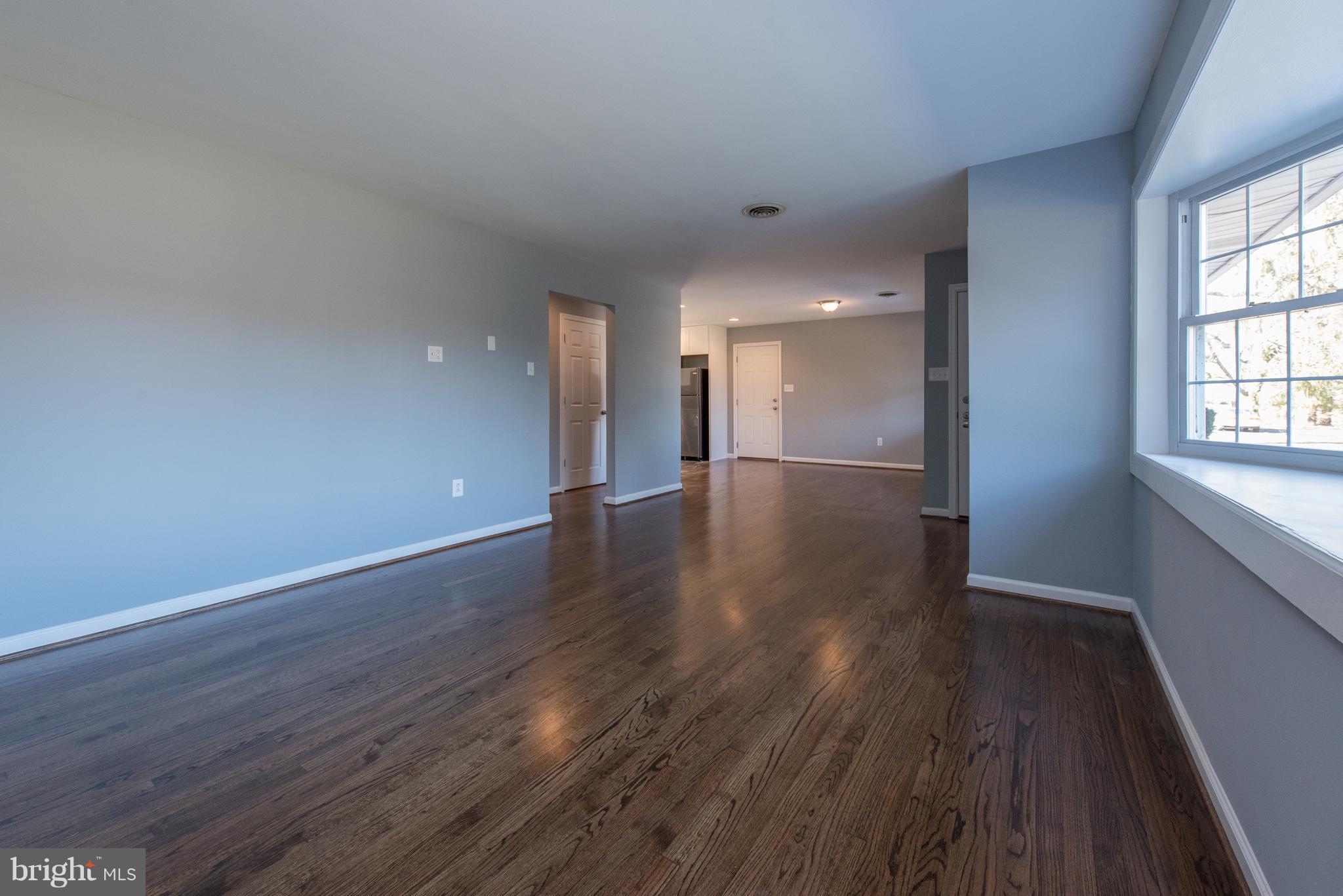10601 Johns Hopkins Road Laurel, MD 20723 - Photo 4 of 28 Living Room