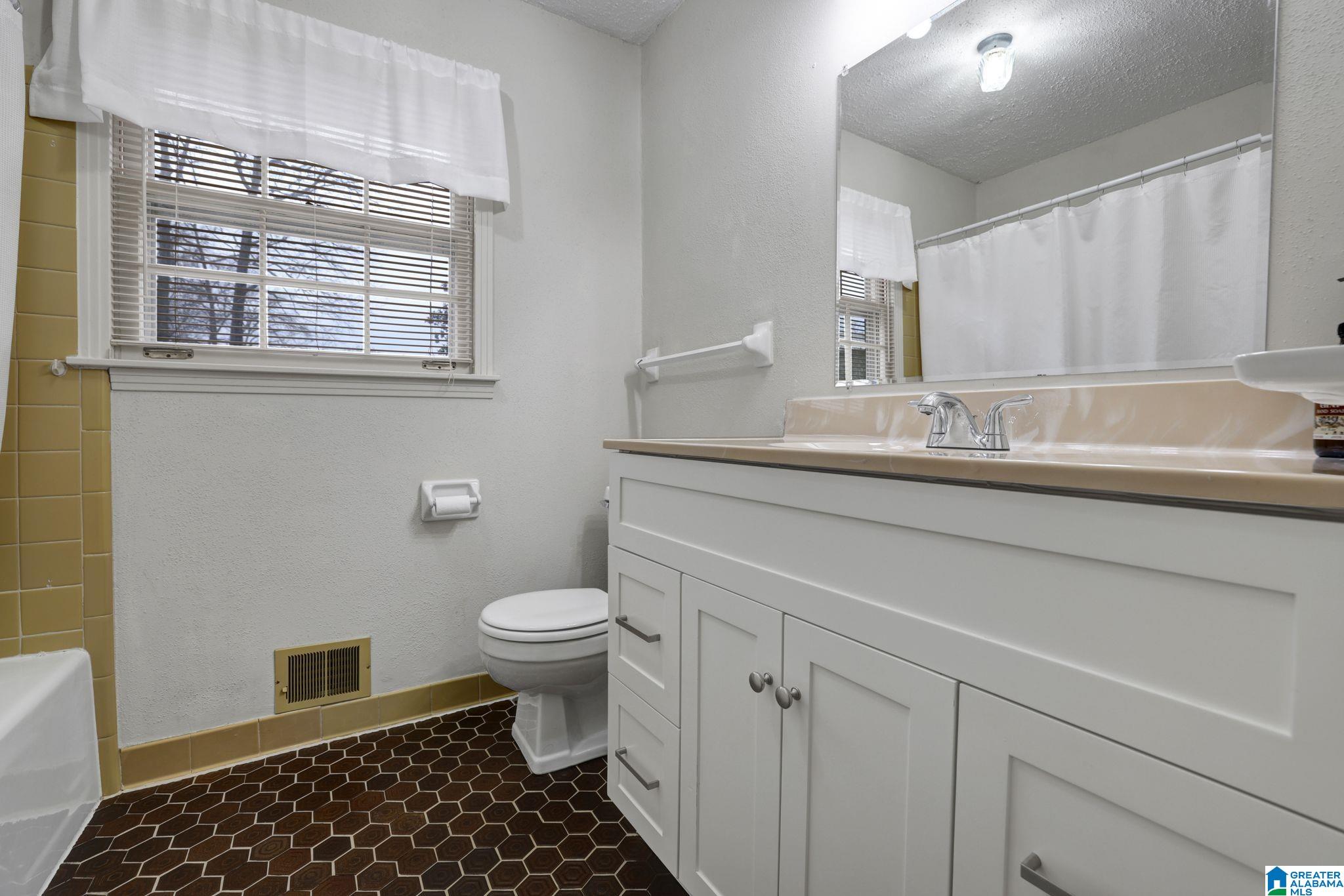 2129 Brewster Road Birmingham, AL 35235 - Photo 19 of 30