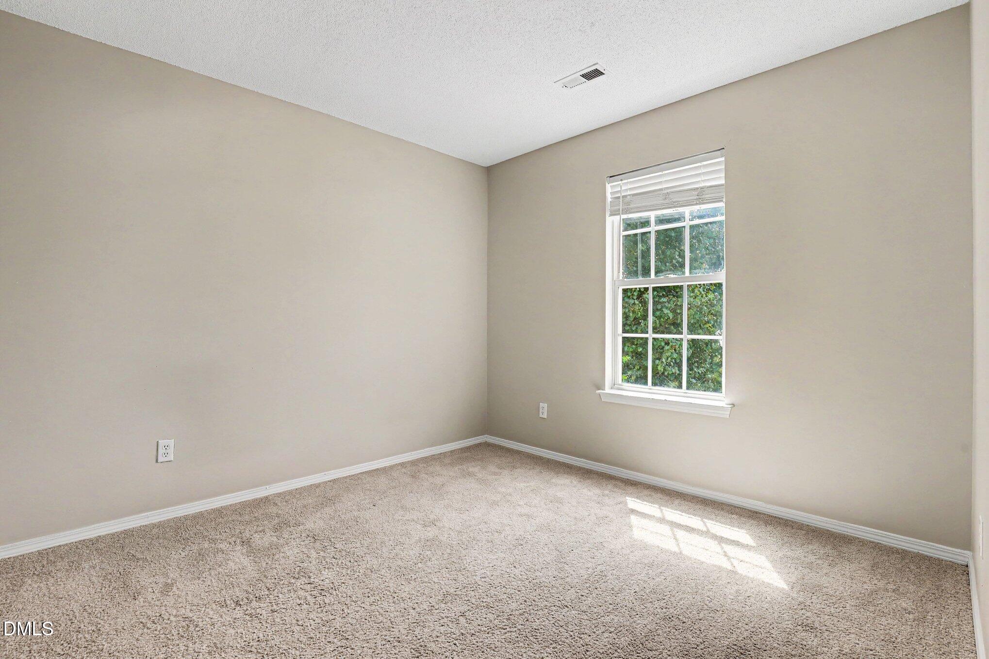 6101 Saybrooke Drive Raleigh, NC 27604 - Photo 8 of 16 008_file_9481